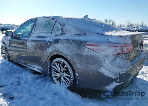 2020 Toyota Camry Se z USA, uszkodzony, nr VIN 4T1G11AK4LU915489